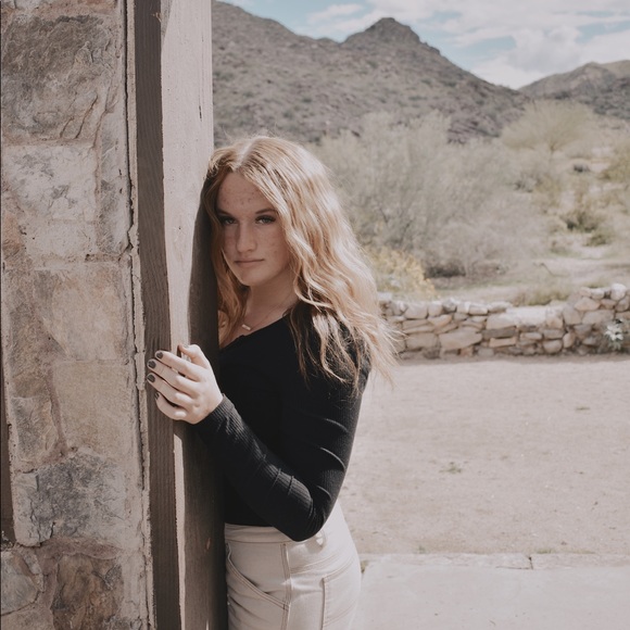 Meet your Posher, Lizzy - Picture 1 of 1